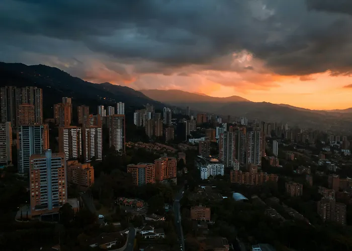 Hotel La Gruta Coliving Medellín
