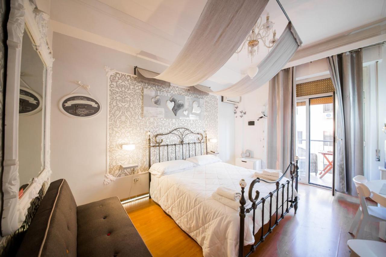 Triple Room balcony private external bathroom
