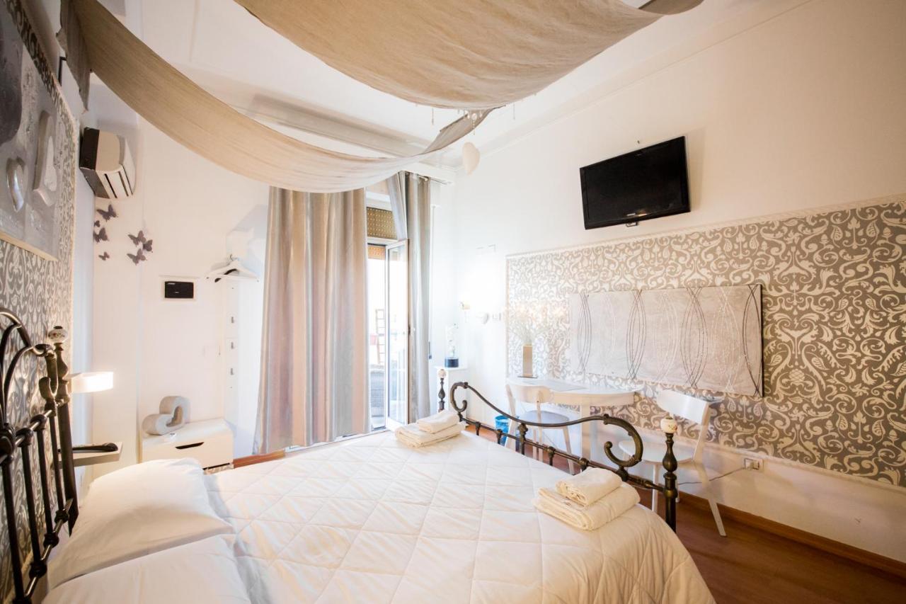 Triple Room balcony private external bathroom
