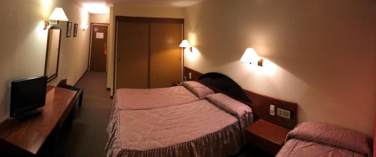 Triple Room Bath