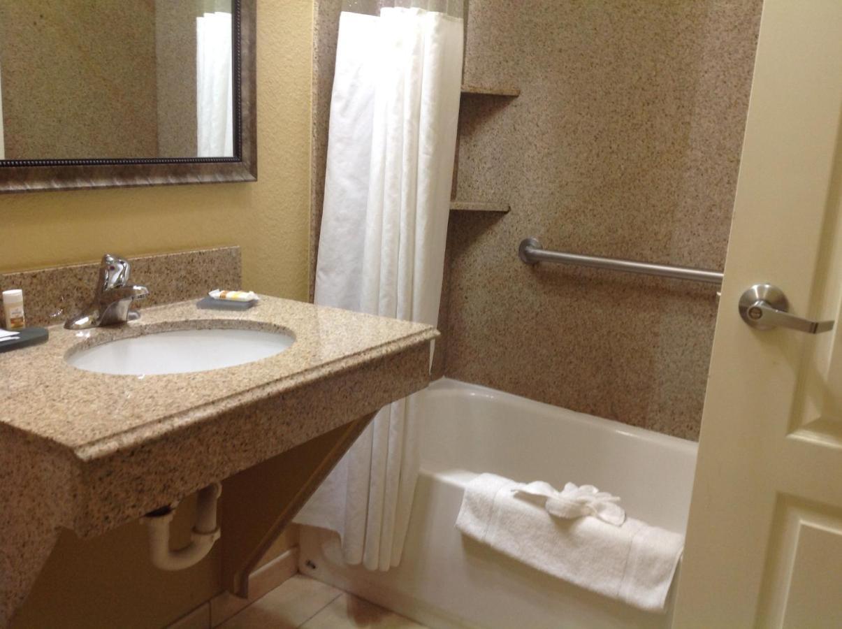 Deluxe Queen Room with Two Queen Beds