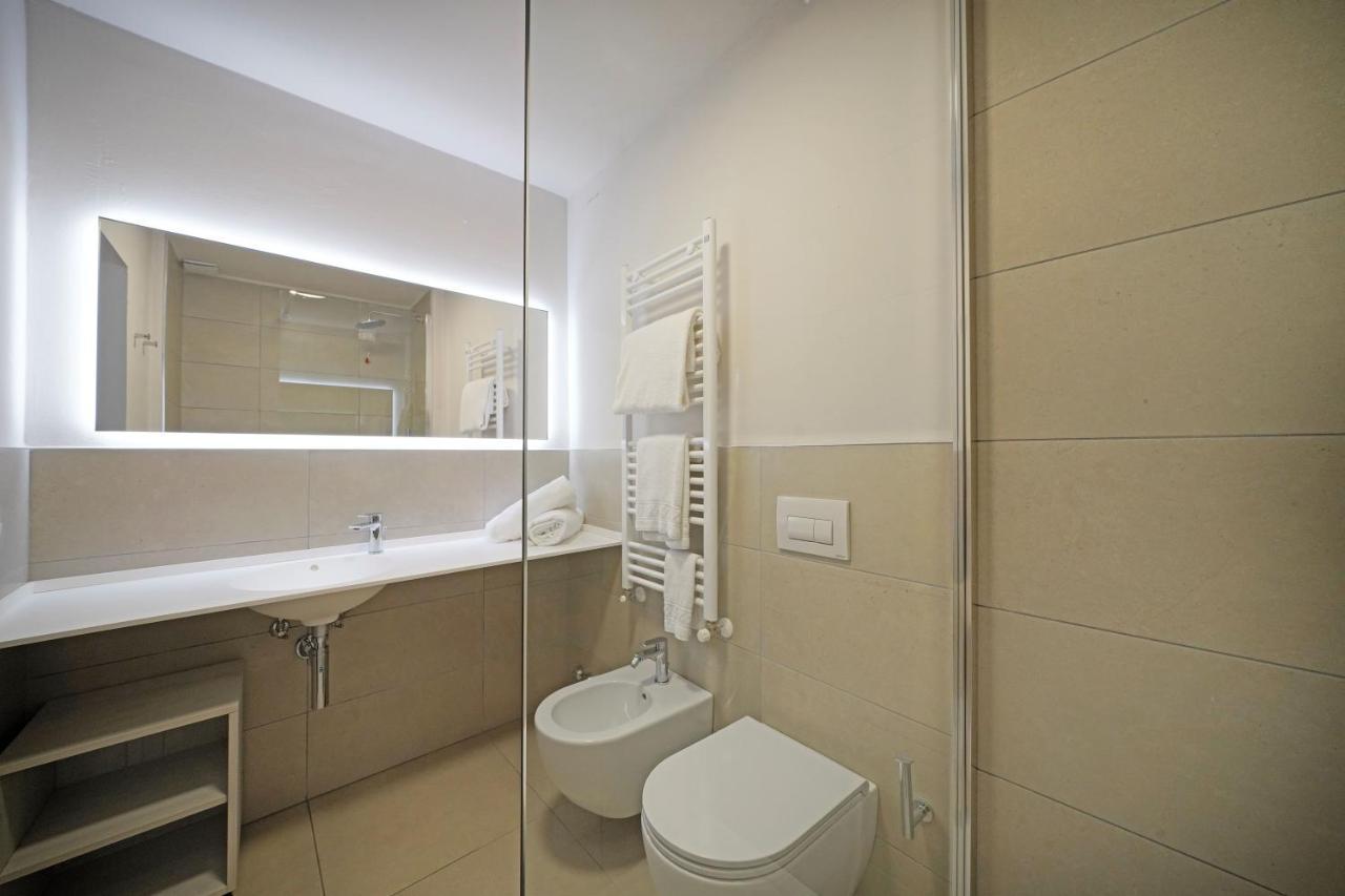 Superior Double or Twin Room Lake View Terrace