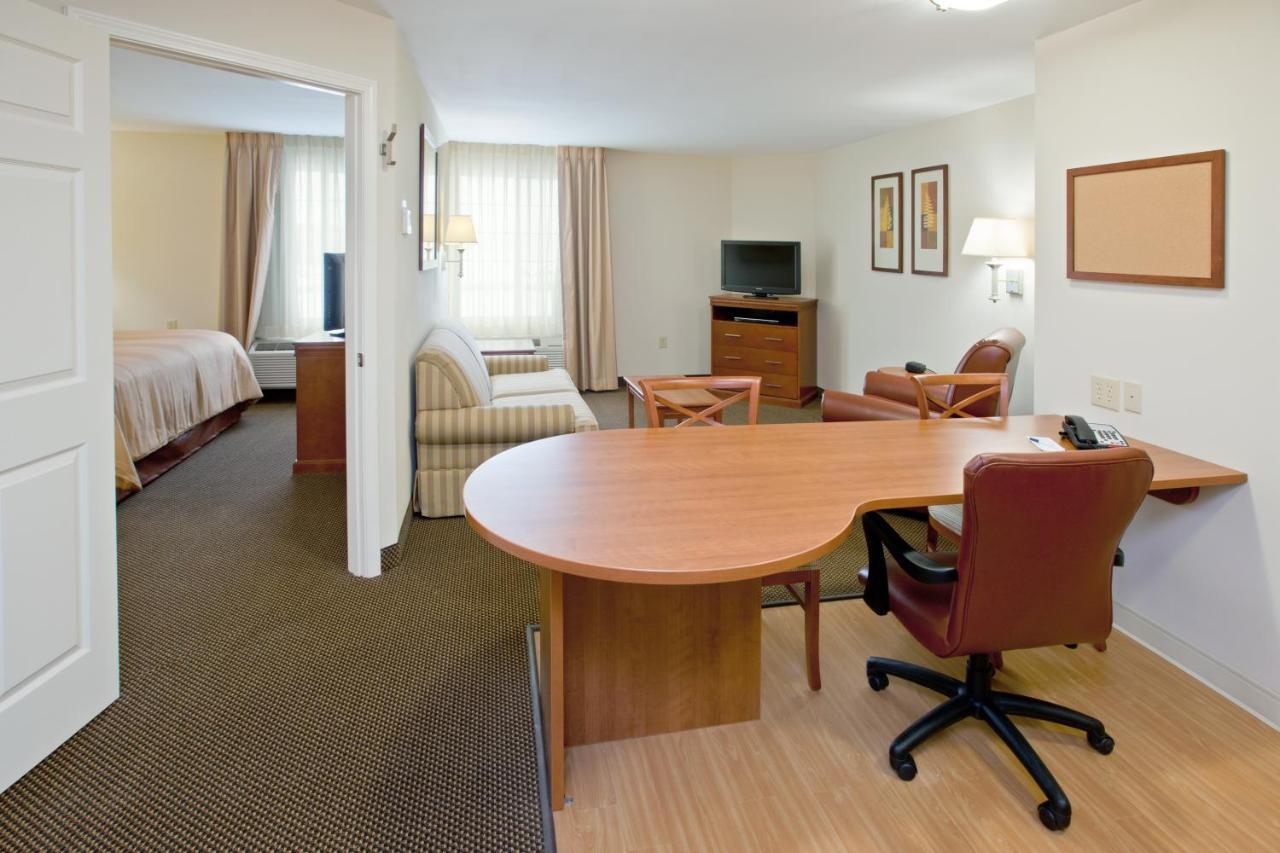 One-Bedroom King Suite
