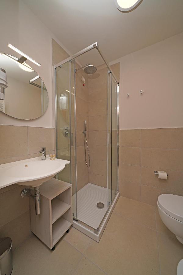 Double or Twin Room Lake View Balcony