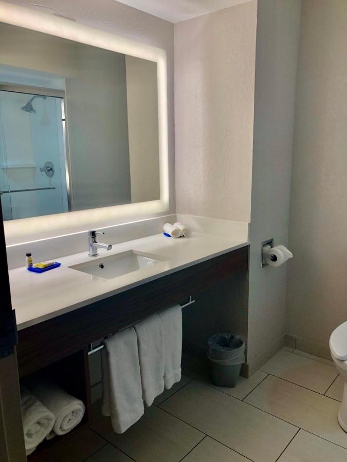 King Room with Jetted Tub