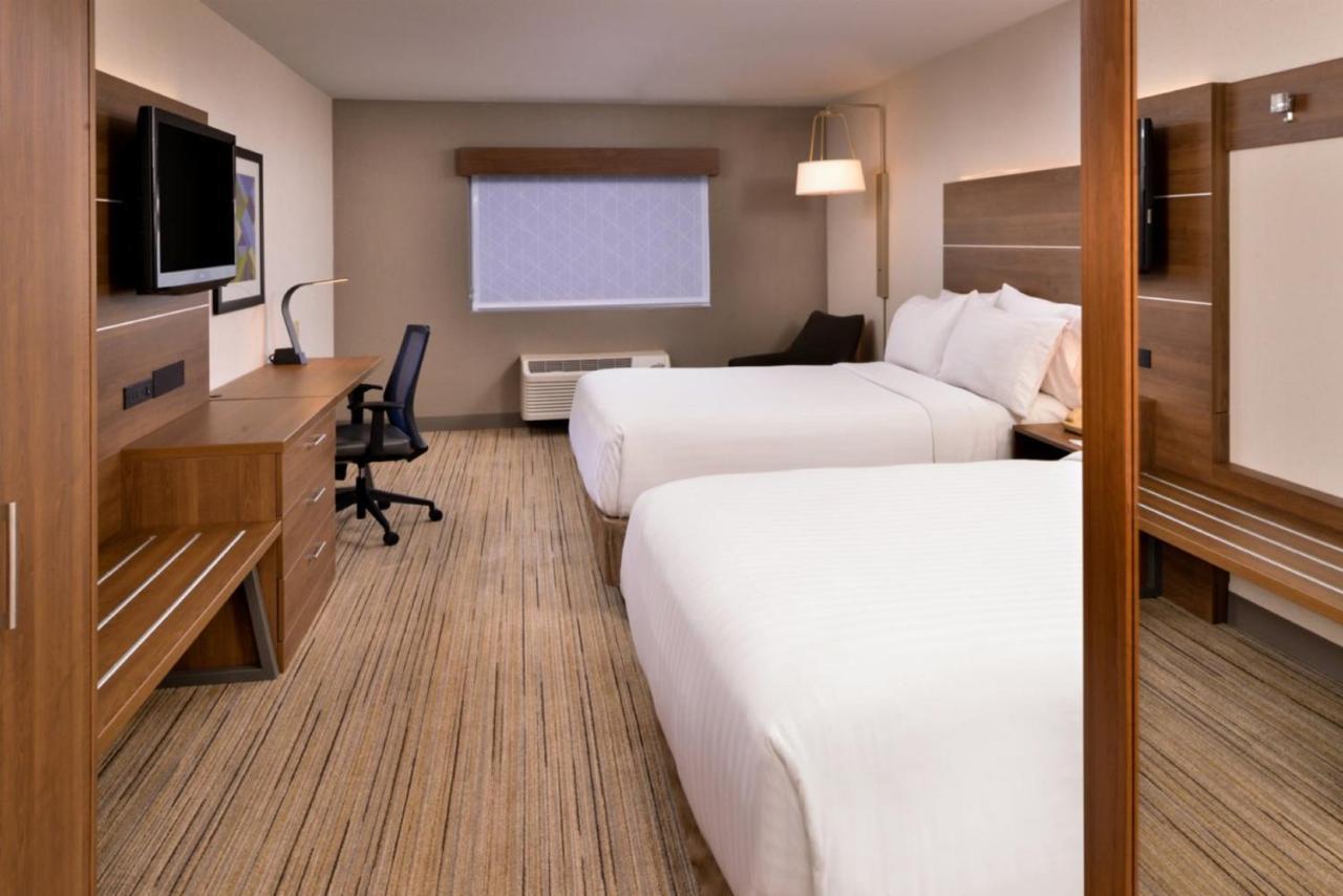 Standard Double Room with Two Double Beds