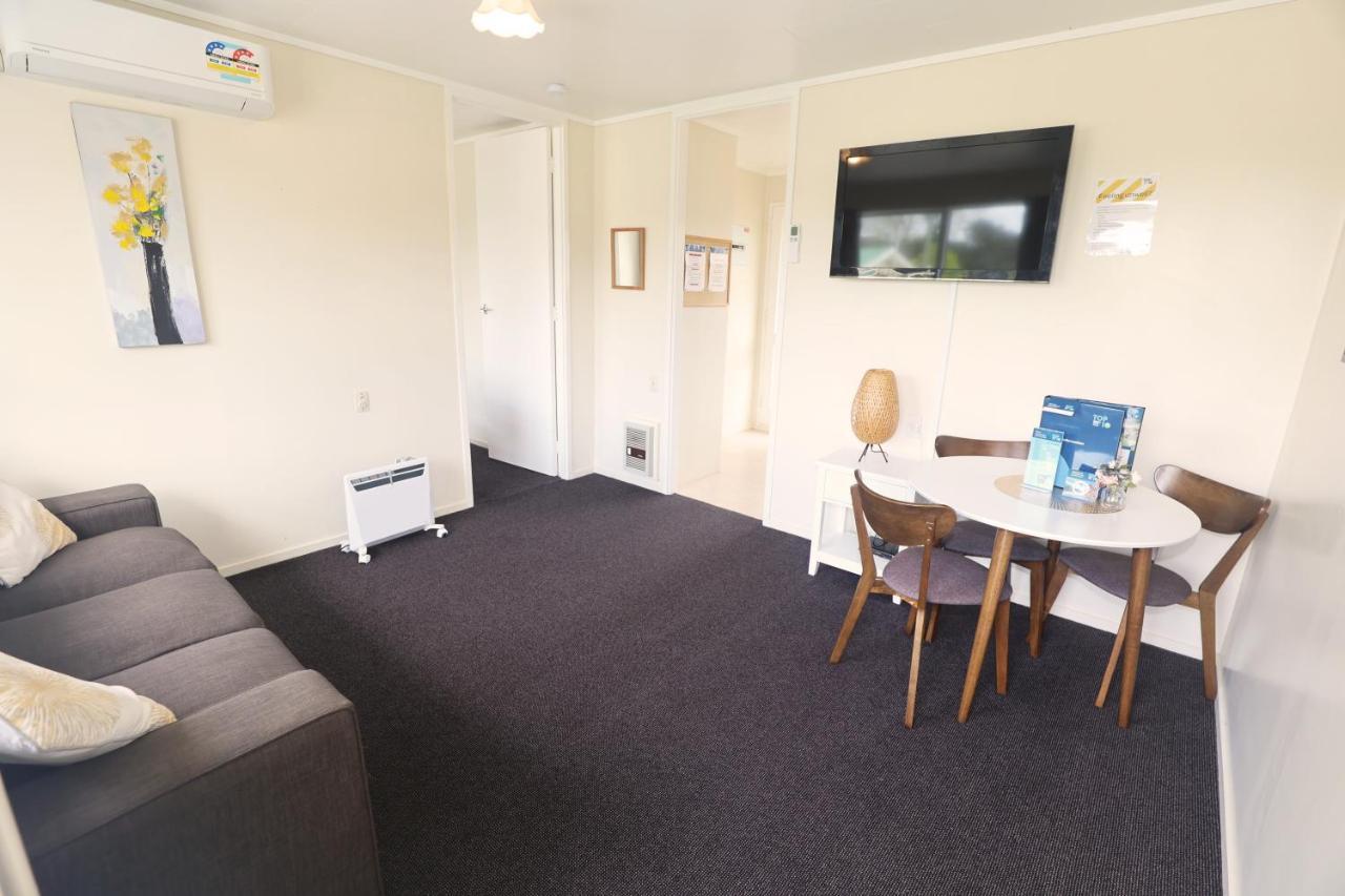 Deluxe Queen Suite