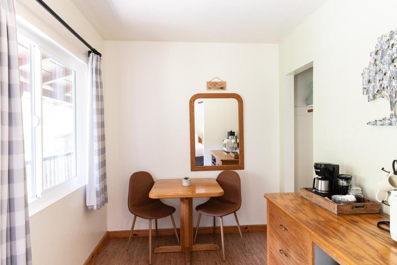 Double Room Mountain View
