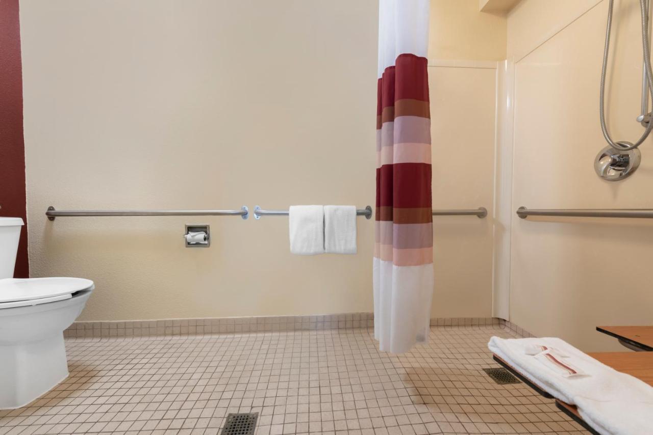 Superior King Room Disability Access Roll-In Shower Non-Smoking