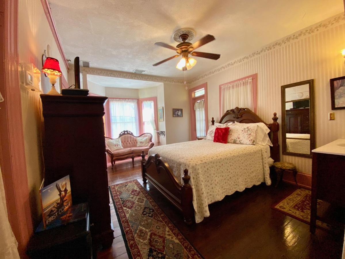 Queen Room with Balcony