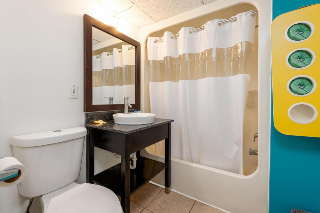 Two-Bedroom Suite,1591495003:JPEG