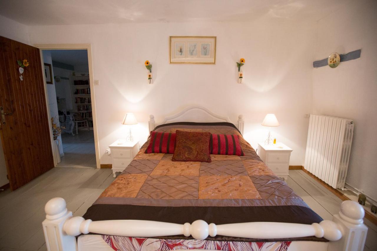 Deluxe Double Room Shower