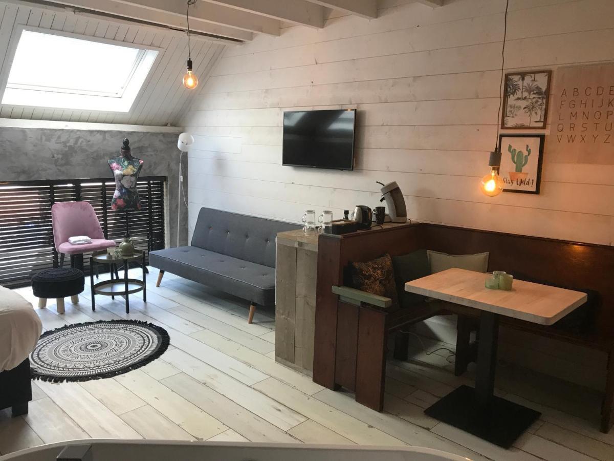 Deluxe King Suite