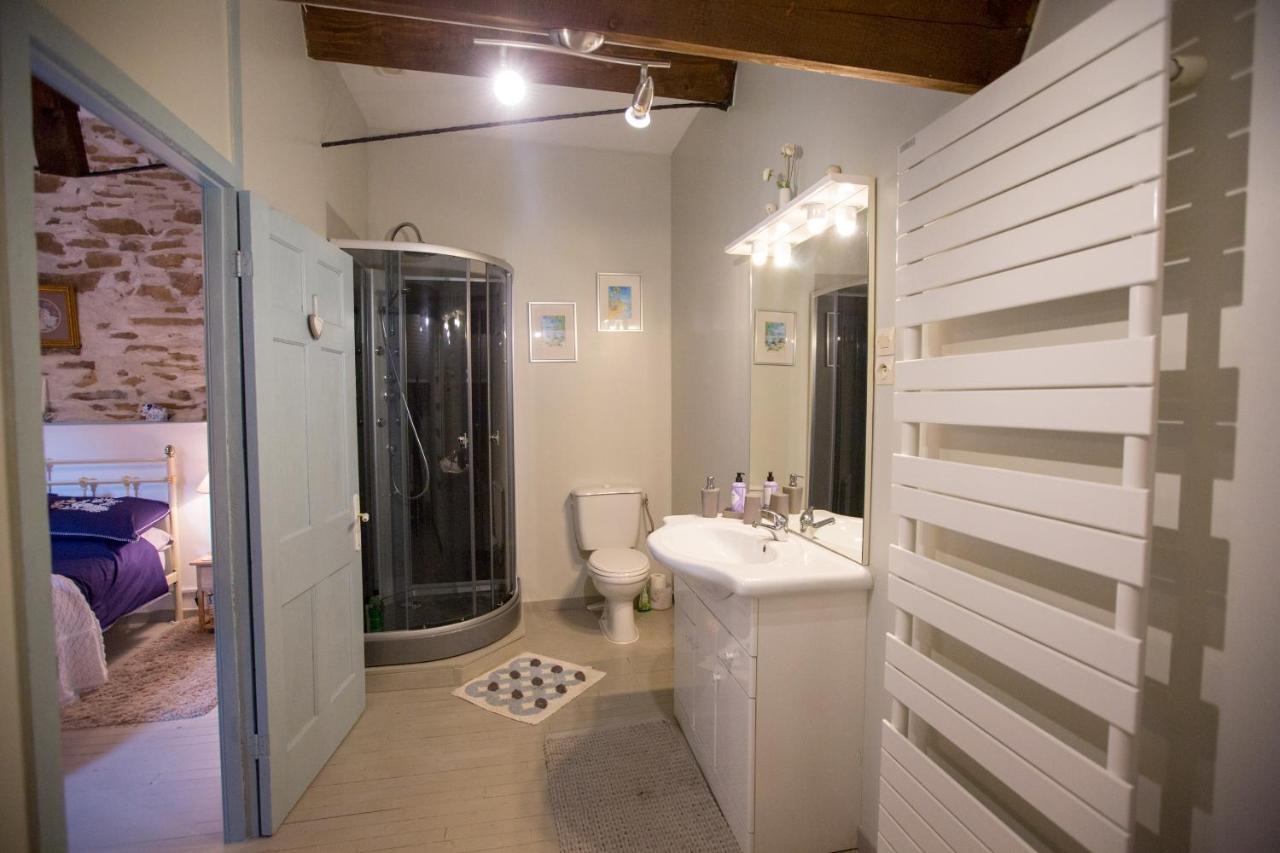 Quadruple Room Shower