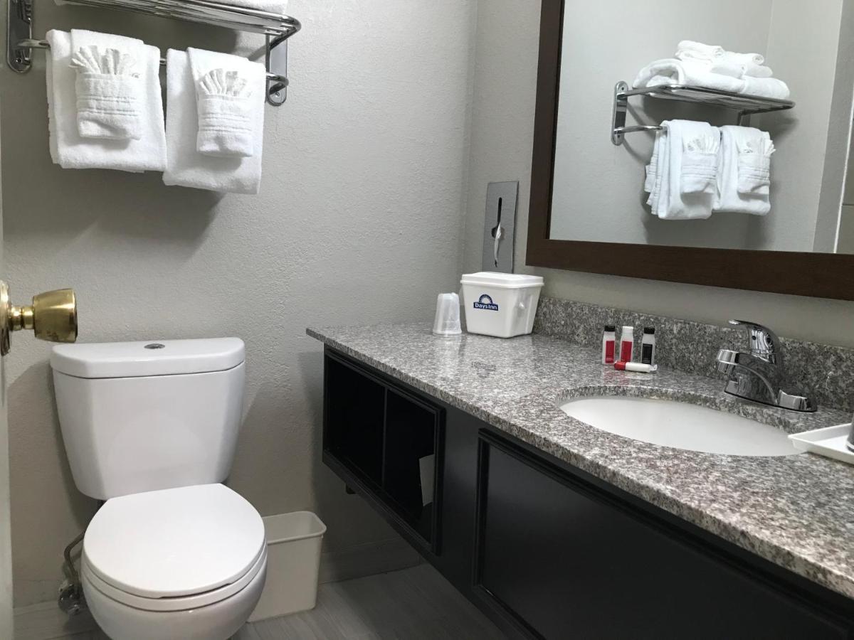 King Room - Mobility Access/Non-Smoking