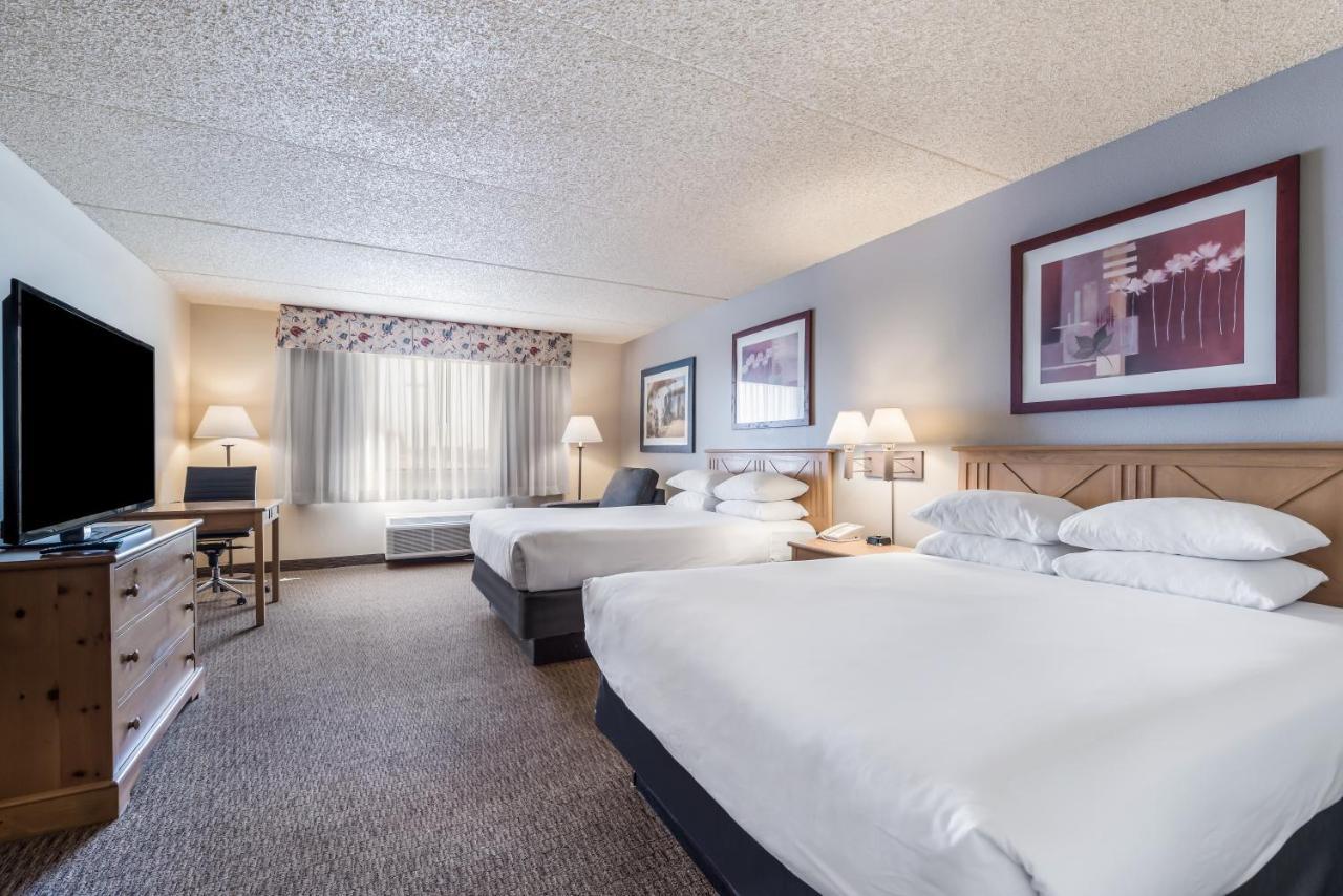 Deluxe Queen Room with Two Queen Beds