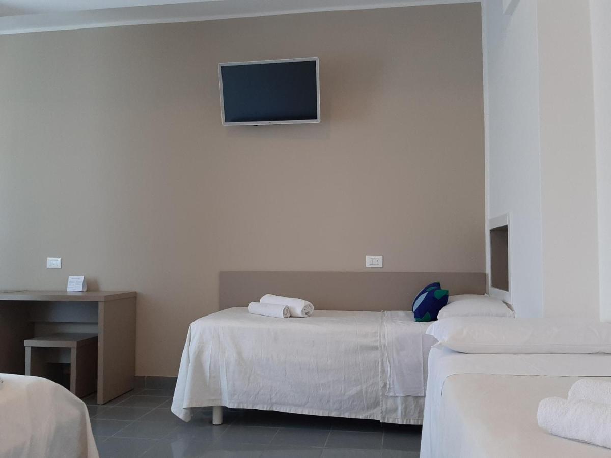 Standard Family Room,1083725401:JPEG