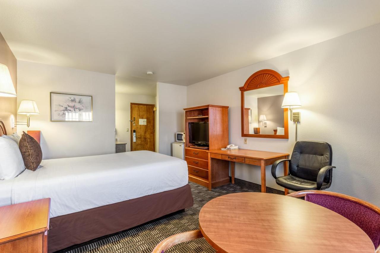 1 Queen Bed Non Smoking