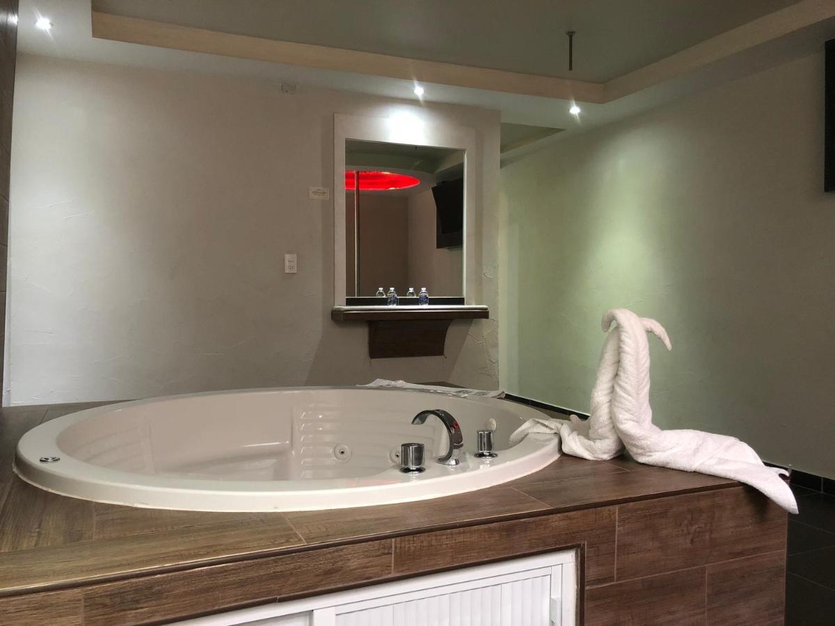 King Suite with Spa Bath