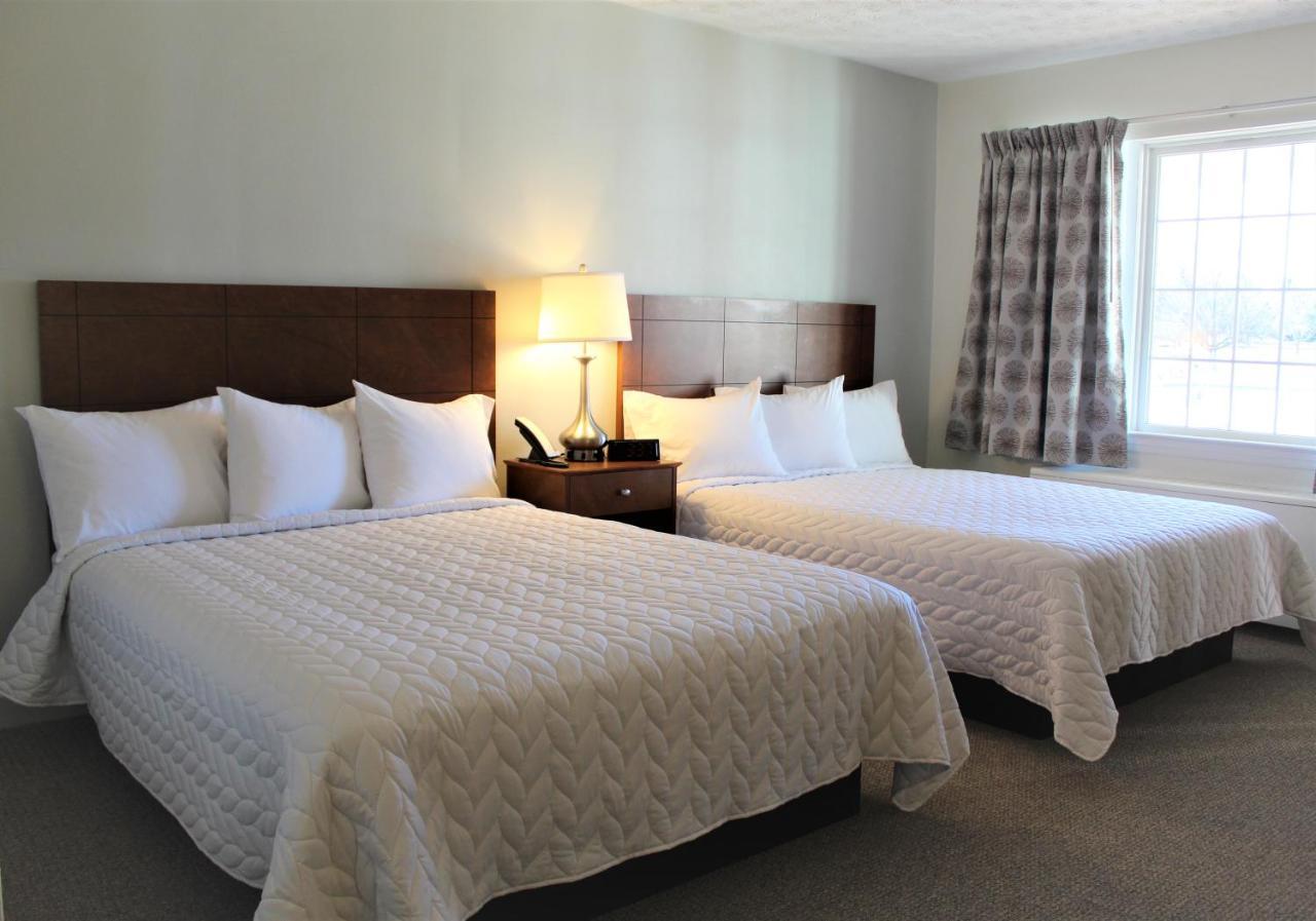 Standard Queen Room