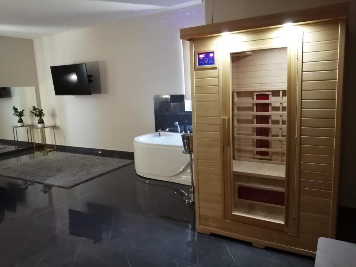 King Room Spa Bath