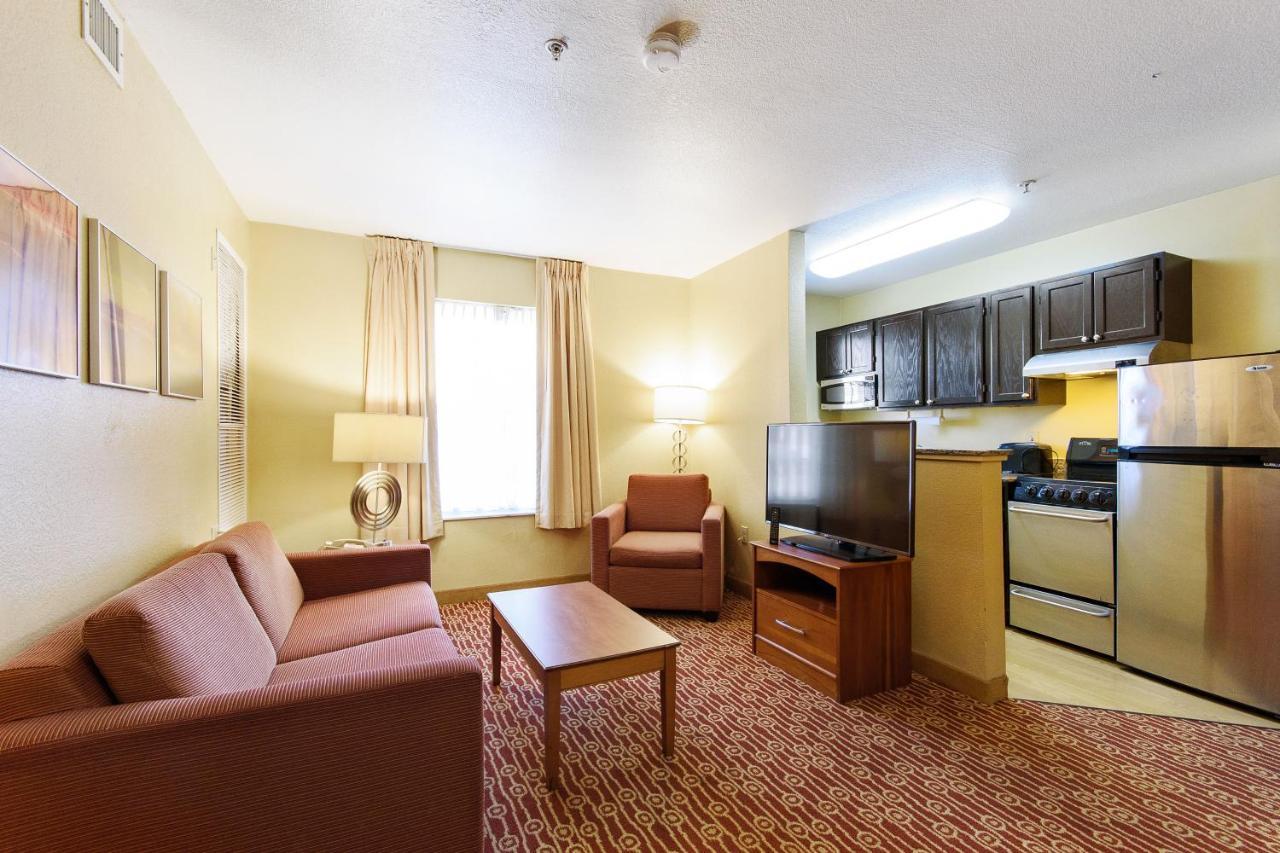 2 Bedroom Suite 2 Queen Beds Non-Smoking