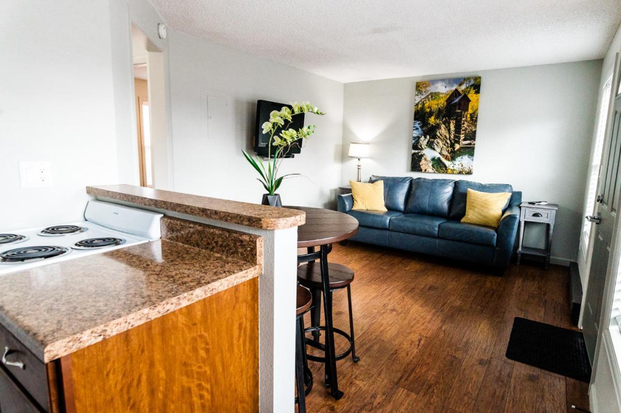 One-Bedroom Suite,1080795073:JPEG