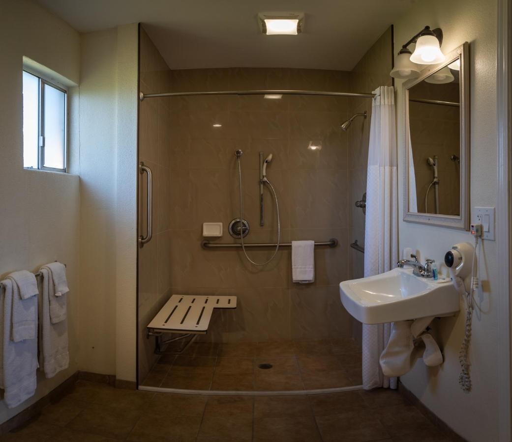 King Room - Accessible/Non-Smoking