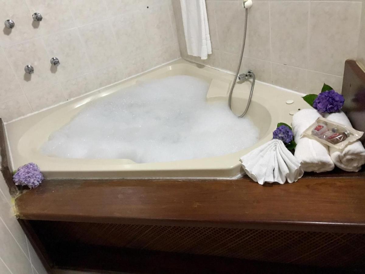 Suíte com Banheira de Hidromassagem