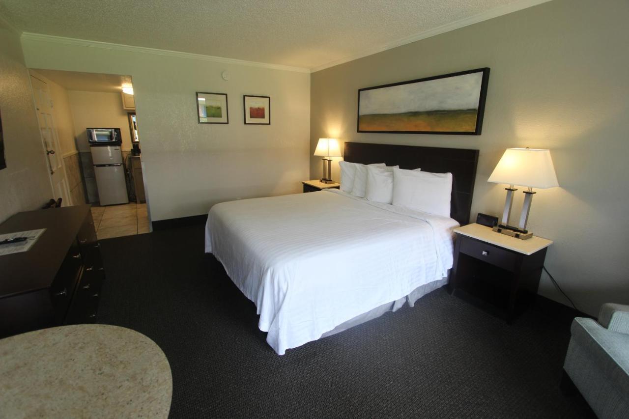 Standard King Room
