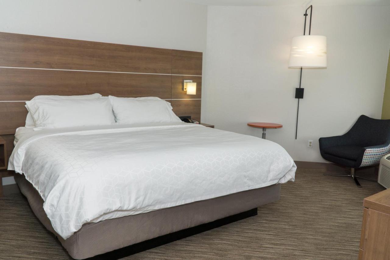 One-Bedroom King Suite