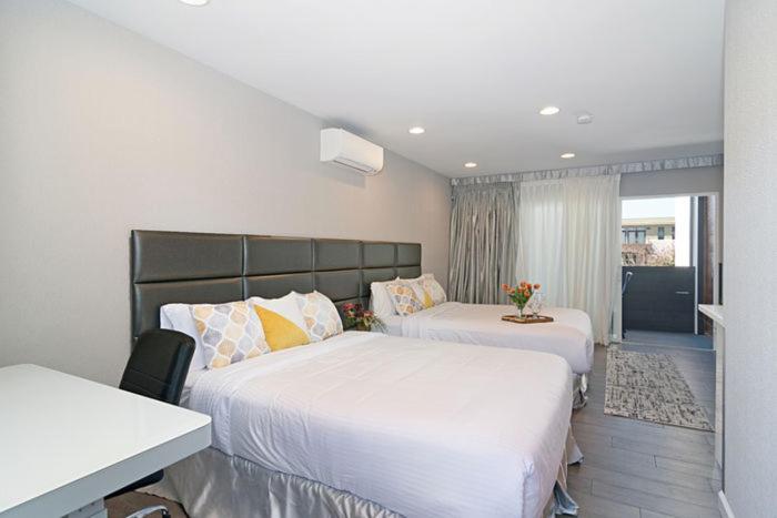 Queen Room with Balcony