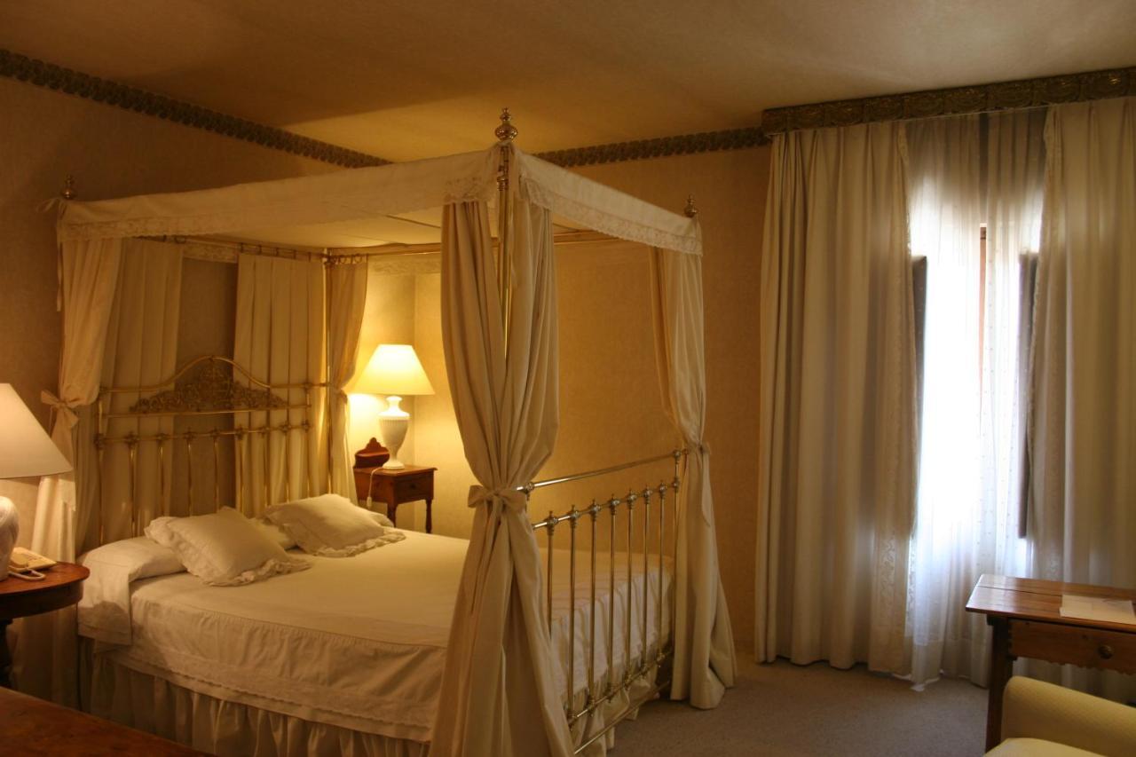 Double or Twin Room,1093414491:JPEG