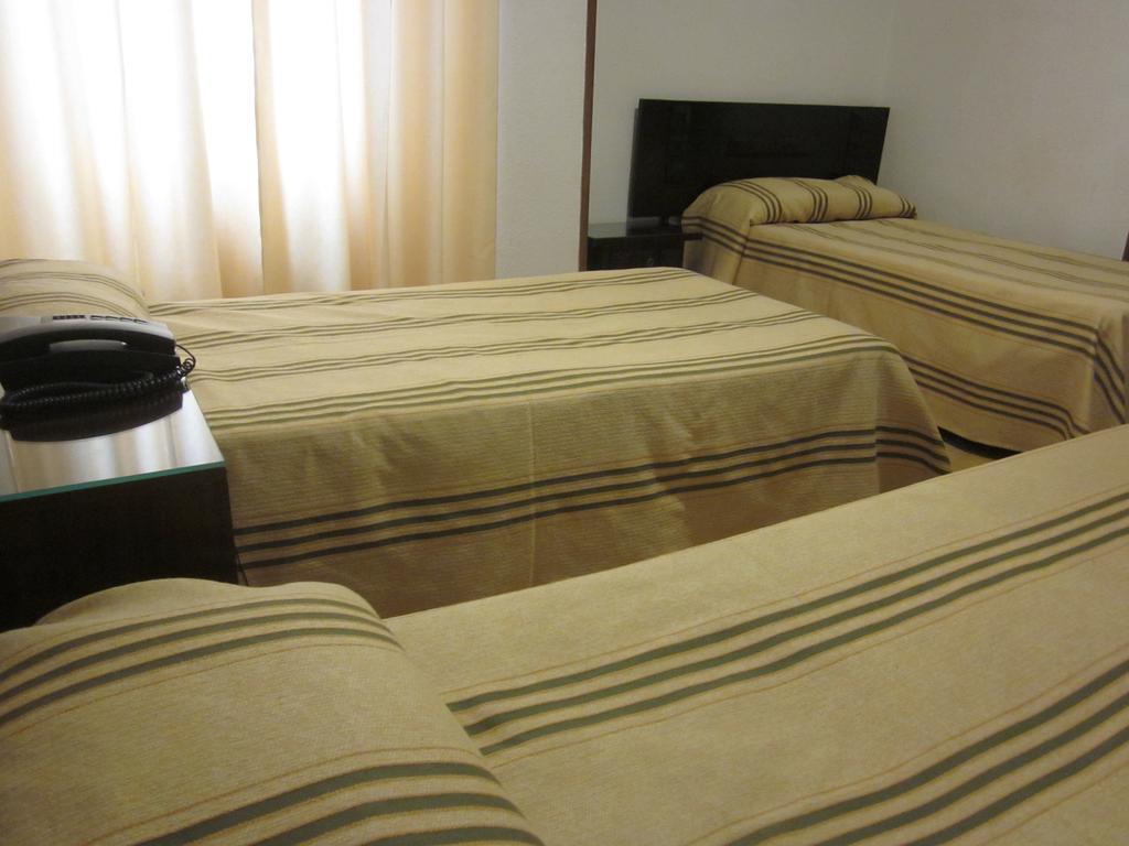 Economy Triple Room,1588566209:JPEG