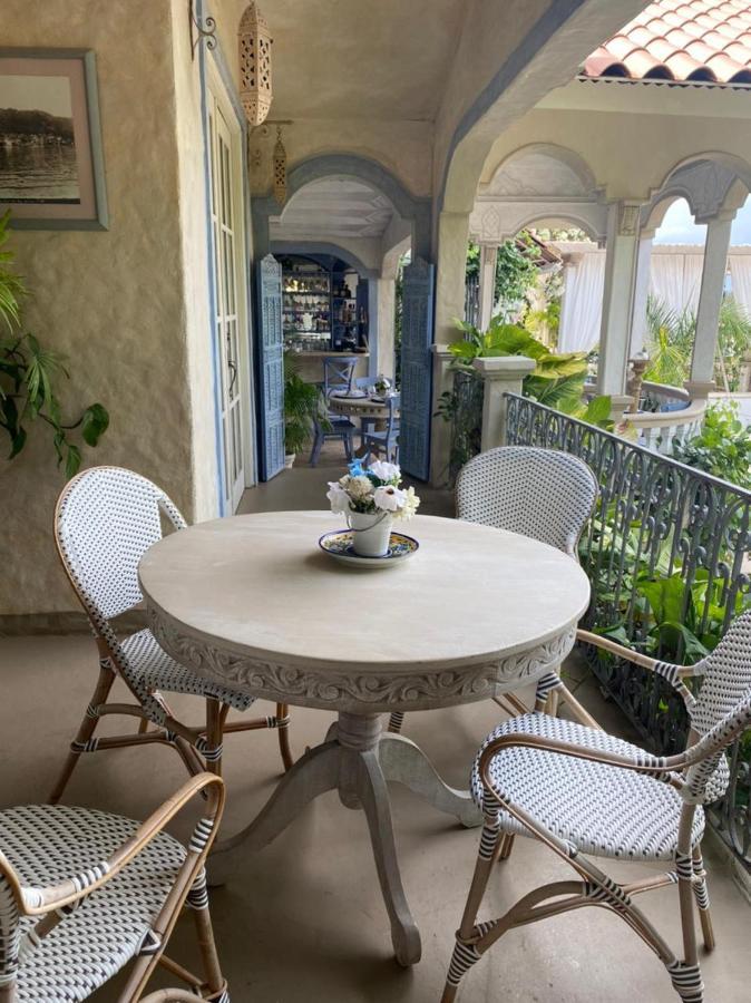 The Pearl Suite / Suite La Perla