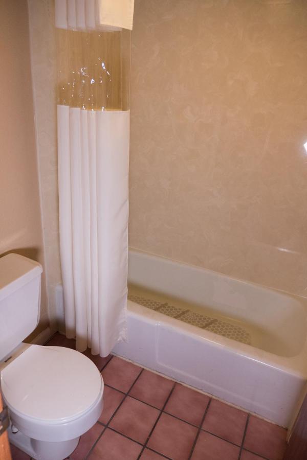 Double Queen Poolside Guestroom