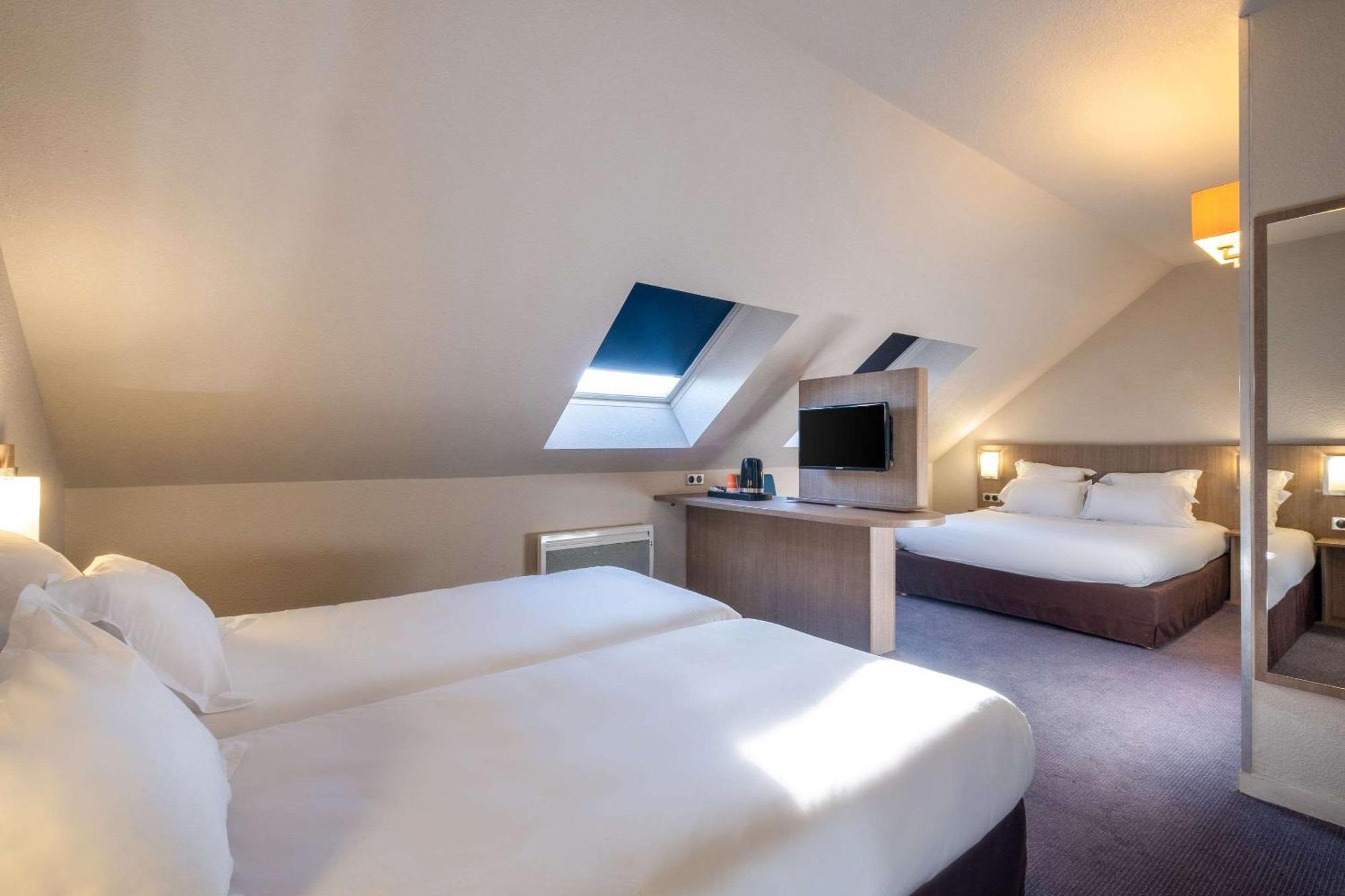 Chambre Lit Queen-Size avec Lit Simple - Non-Fumeurs