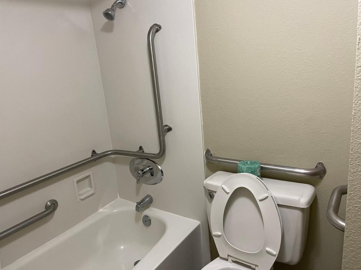 King Room with Tub - Disability Access/Non Smoking