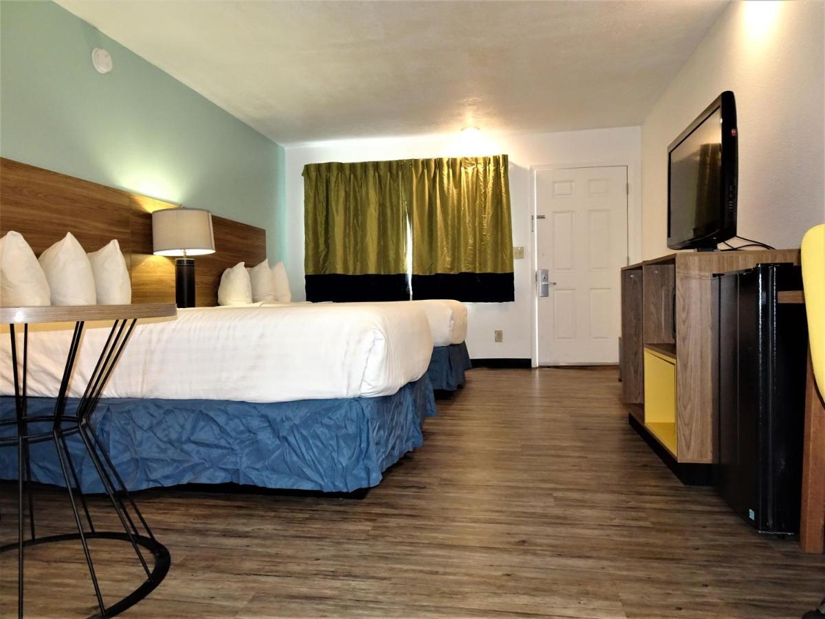 Double Room with Two Double Beds - Non-Smoking