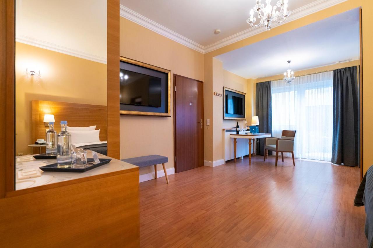 Deluxe Double or Twin Room