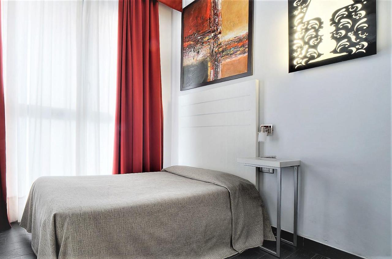 Single Room,1112199918:JPEG