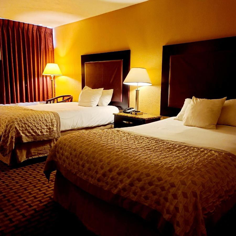 Deluxe Double Room with Two Double Beds - Non-Smoking
