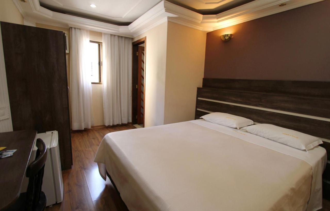 Quarto com Cama King-size