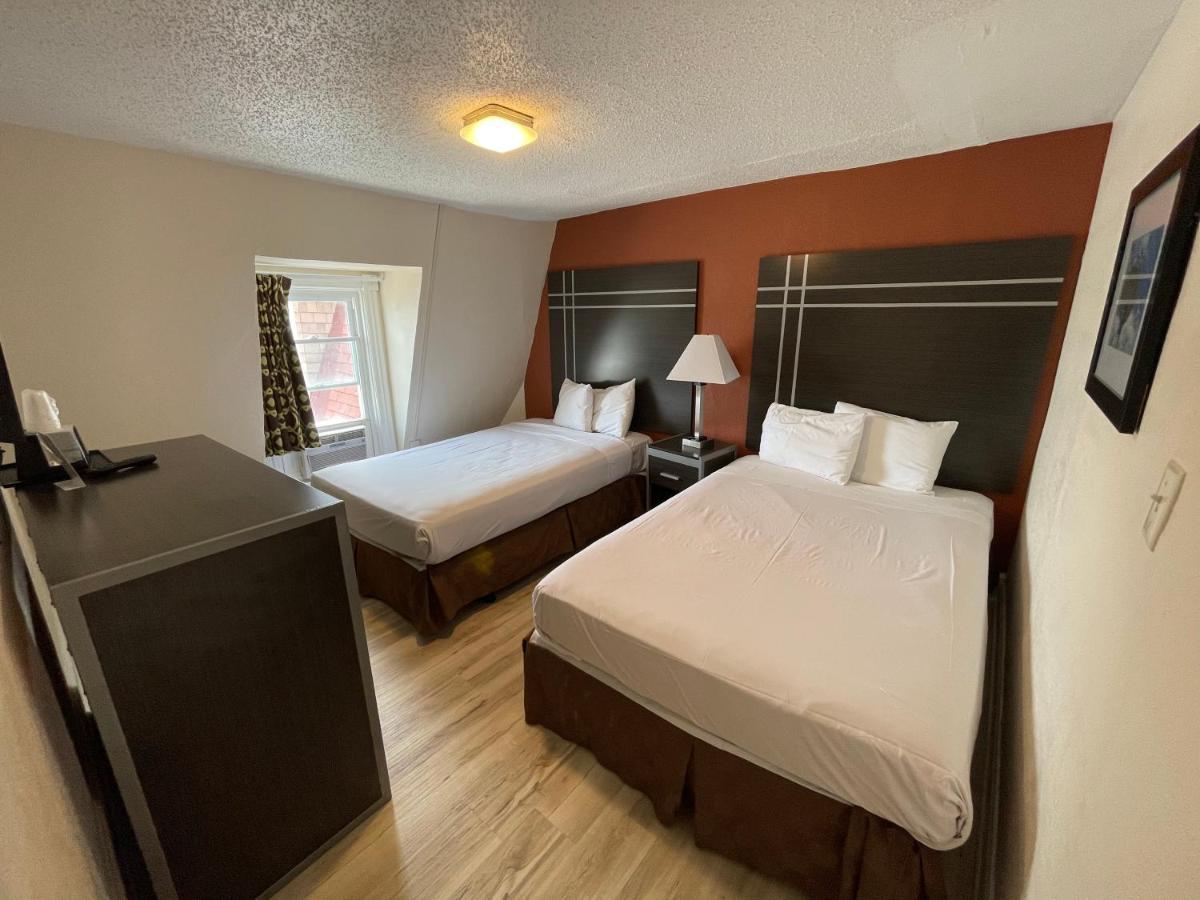 Double Room Two Double Beds Non-Smoking