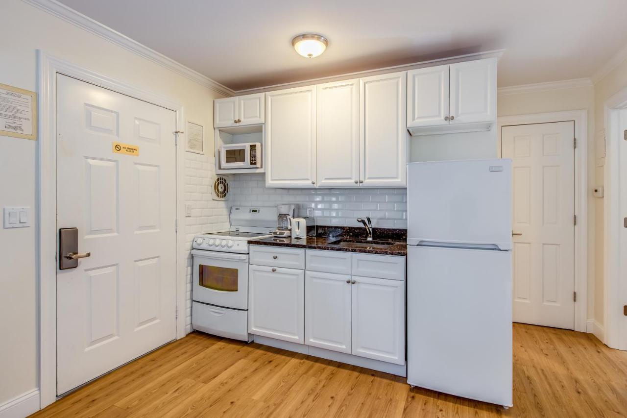 One Bedroom Suite #23