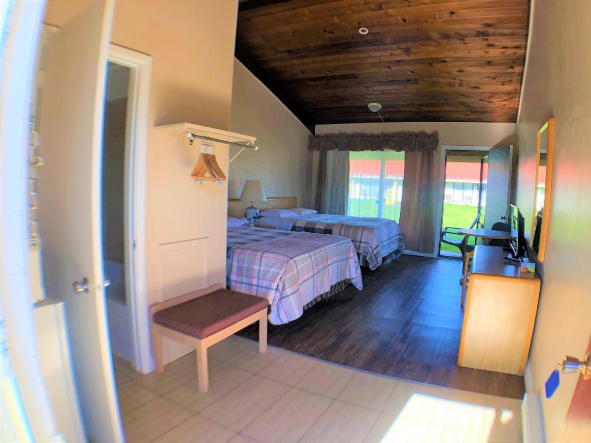 Classic Room Two Queen Beds Wood Floor