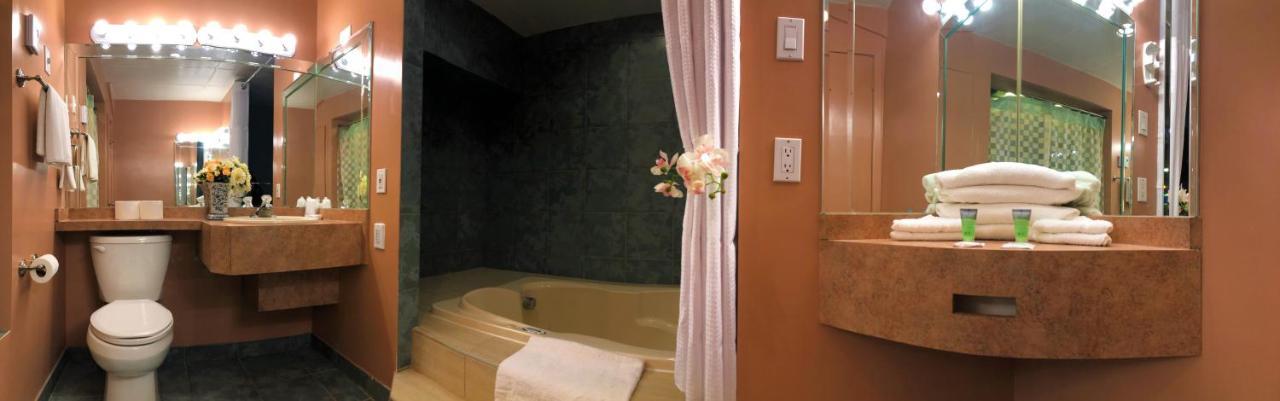 Queen Suite Spa Bath