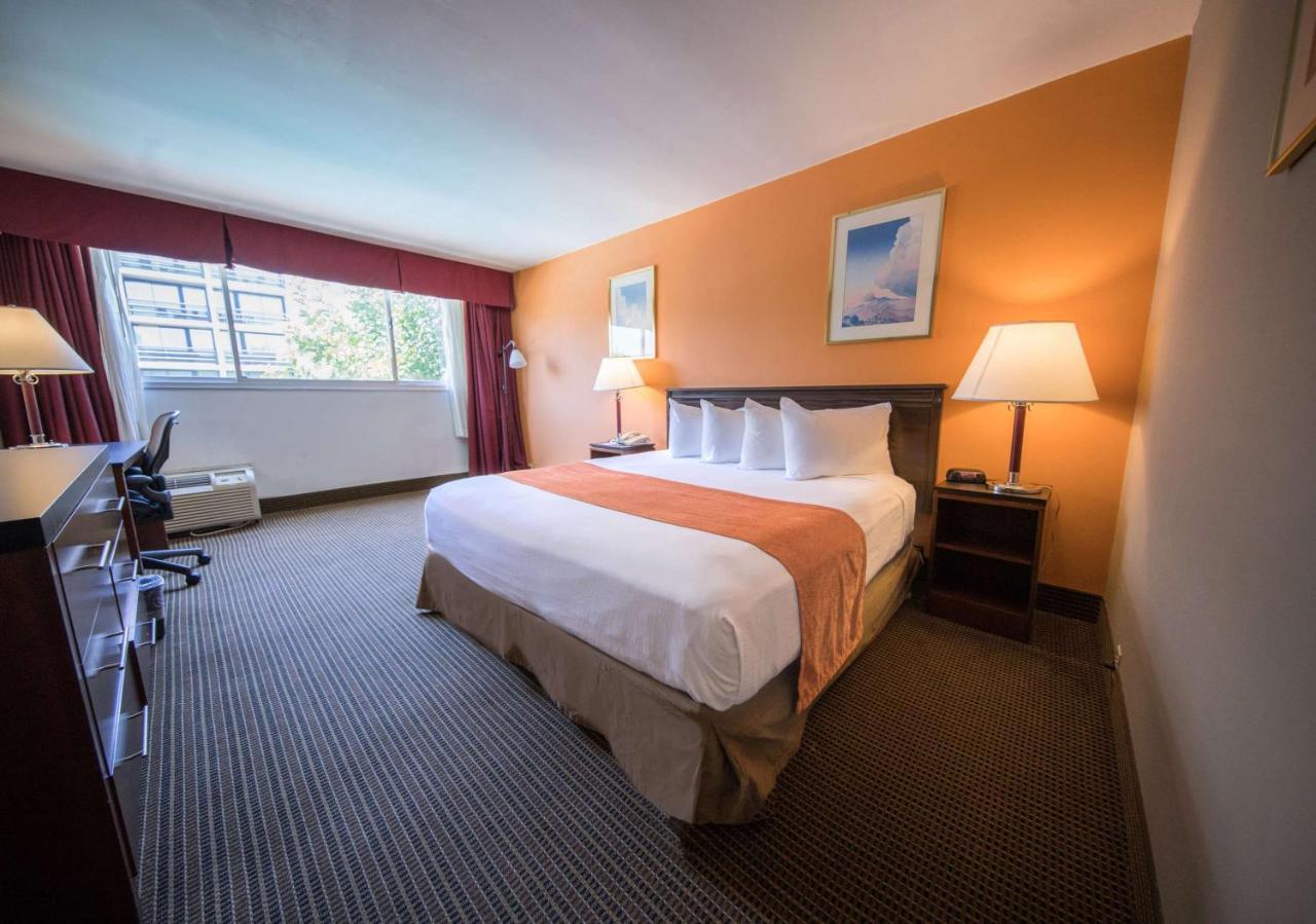 King Room Mobility or Hearing Impaired Access Non-Smoking,1276136566:JPEG
