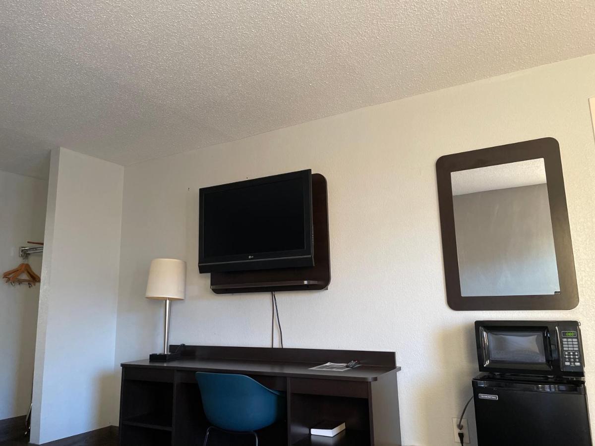 Deluxe Quadruple Room - Non-Smoking