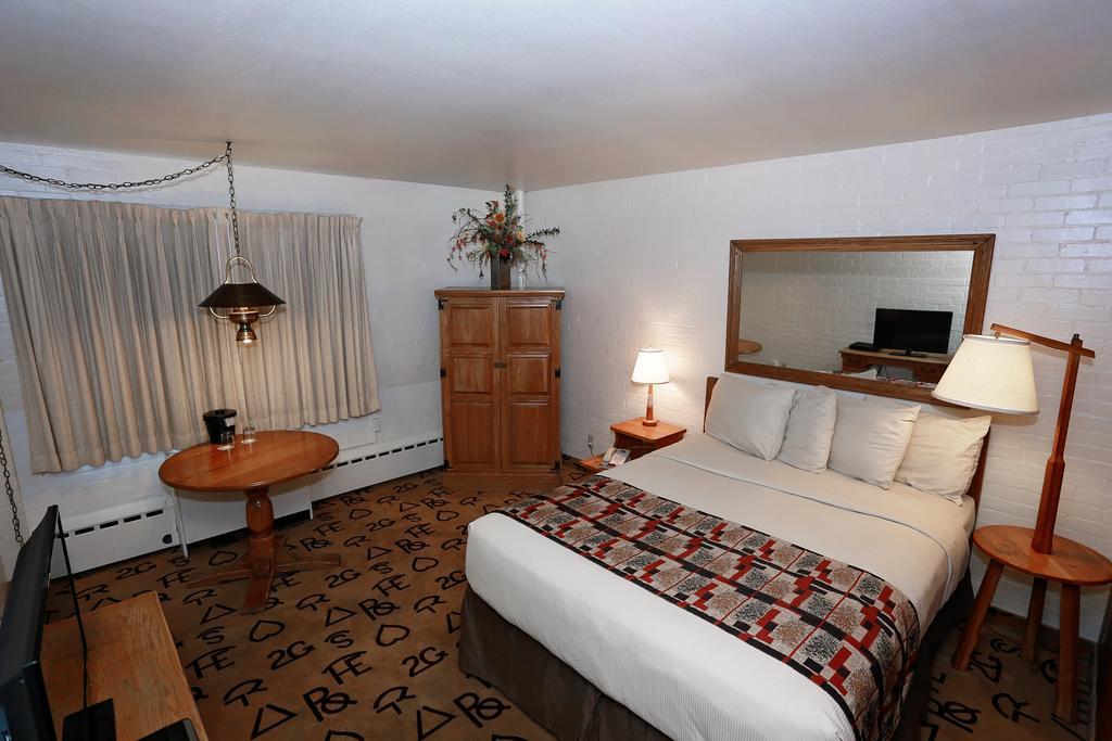 Queen Room